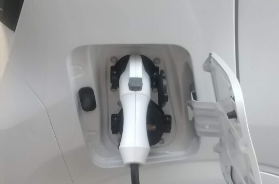 電気自動車の充電器設置工事
